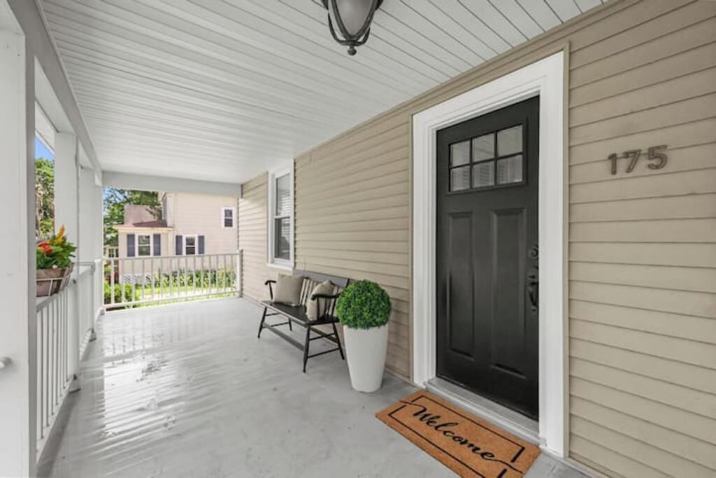 Photo of Outdoor in Lee