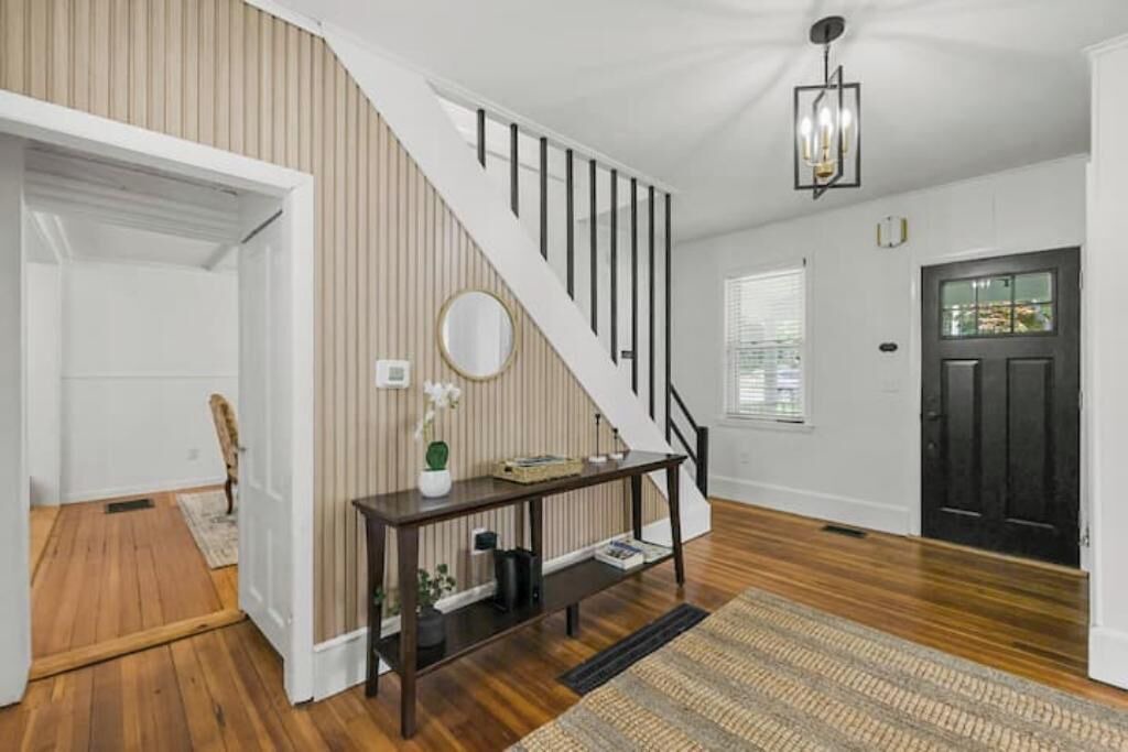 Photo of Others in Lee