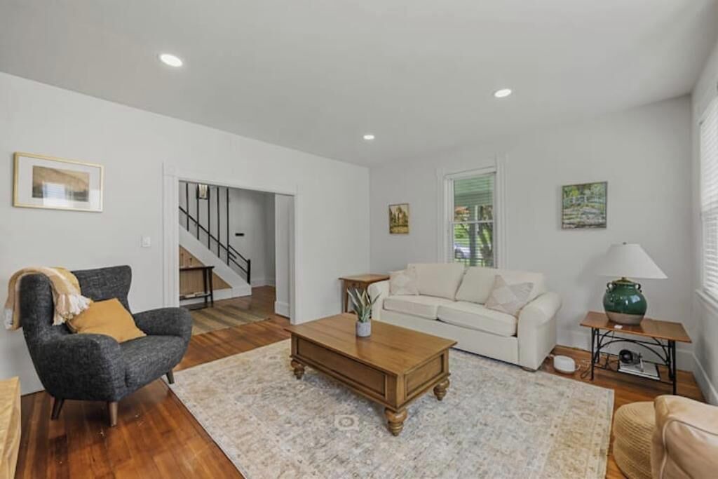 Photo of Livingroom in Lee