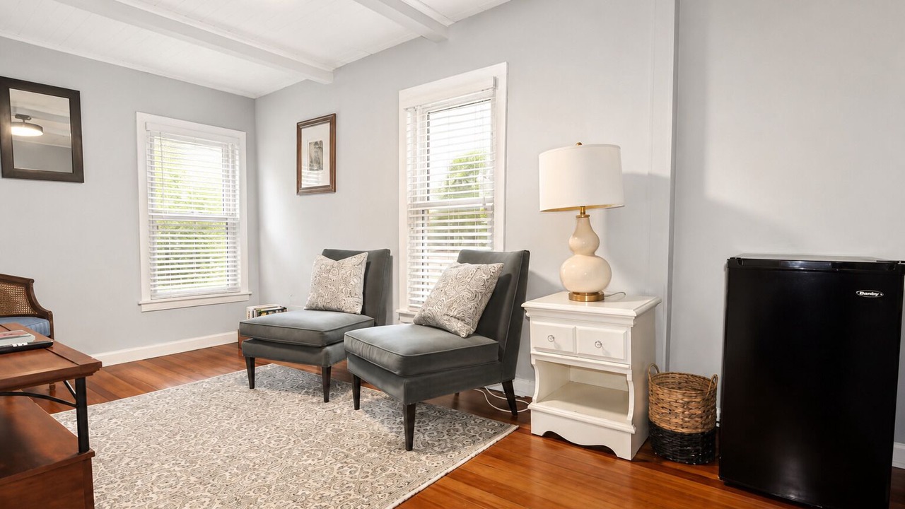 Photo of Bedroom in Lee