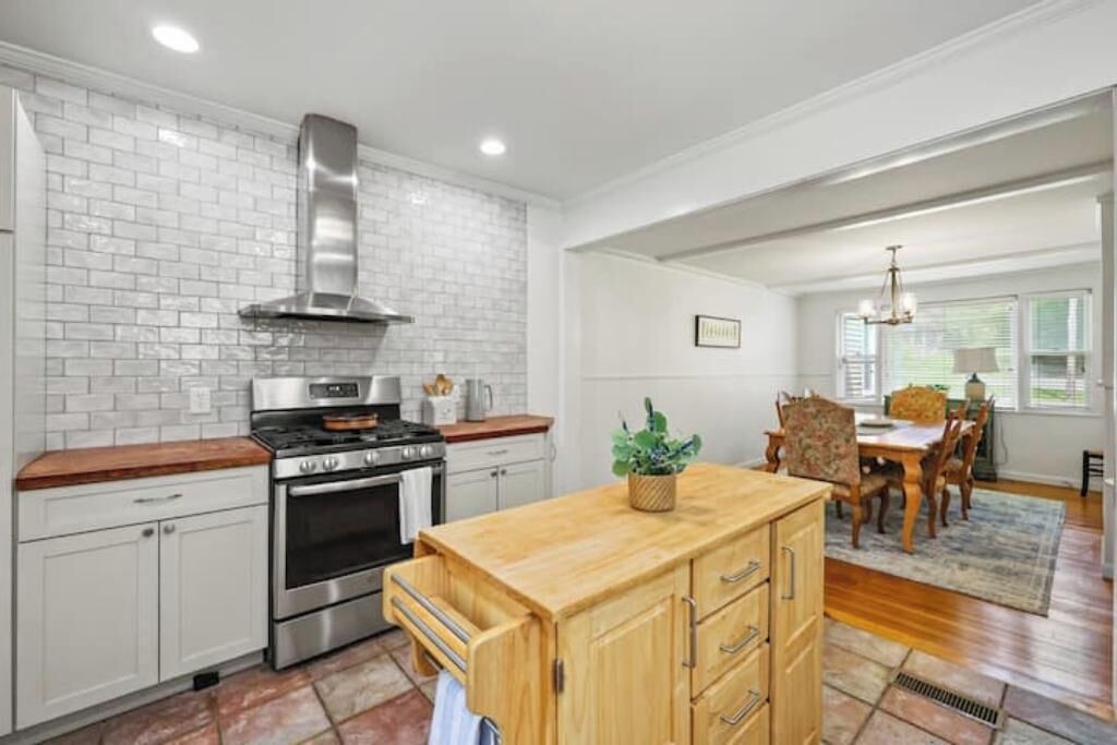 Photo of Kitchen in Lee