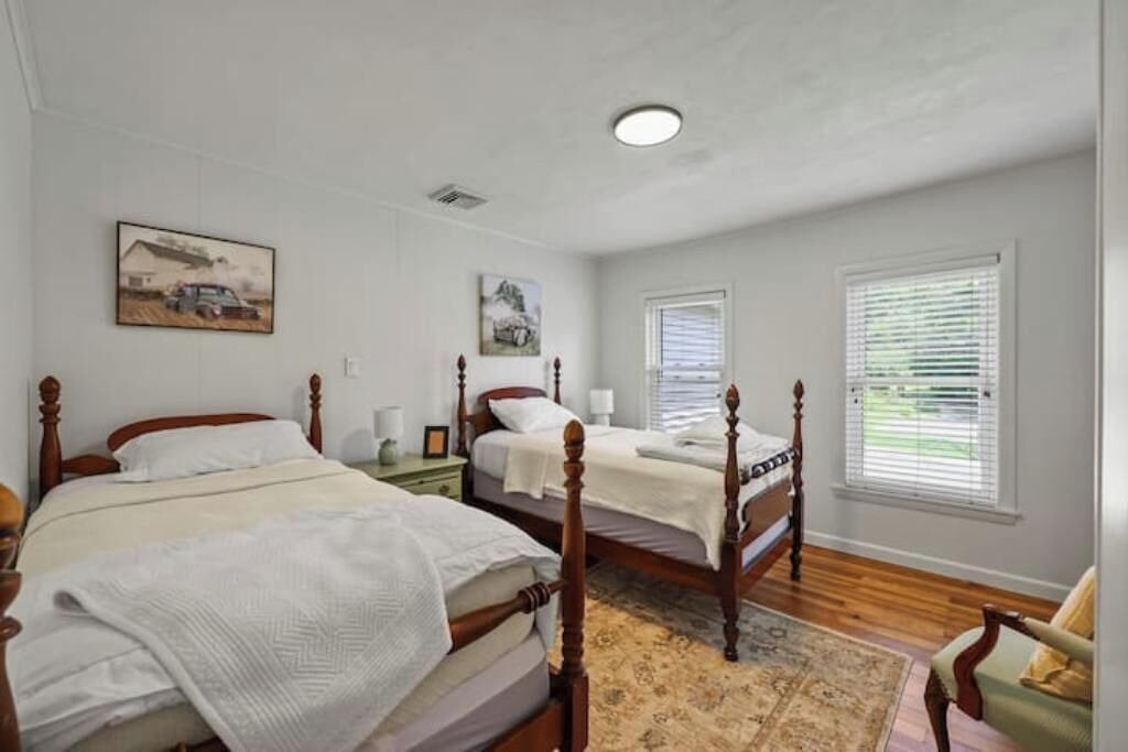 Photo of Bedroom in Lee