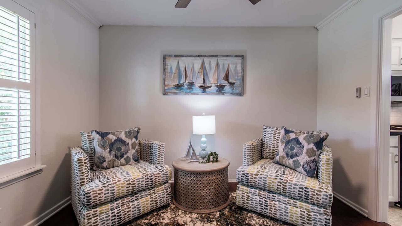 Photo of Livingroom in Bay Area