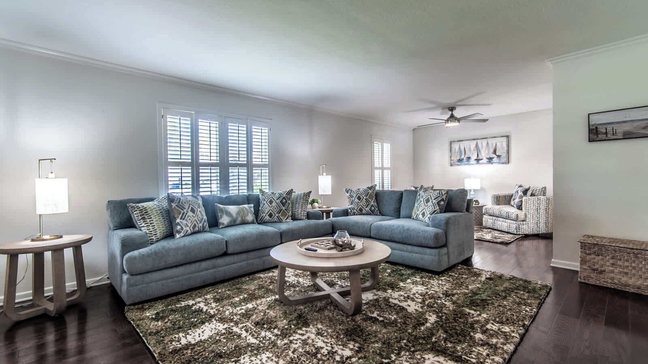 Photo of Livingroom in Bay Area