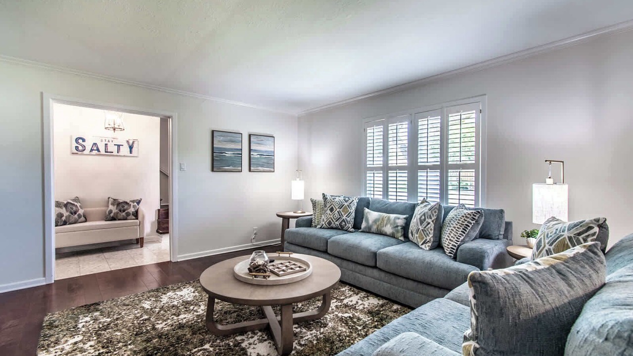 Photo of Livingroom in Bay Area