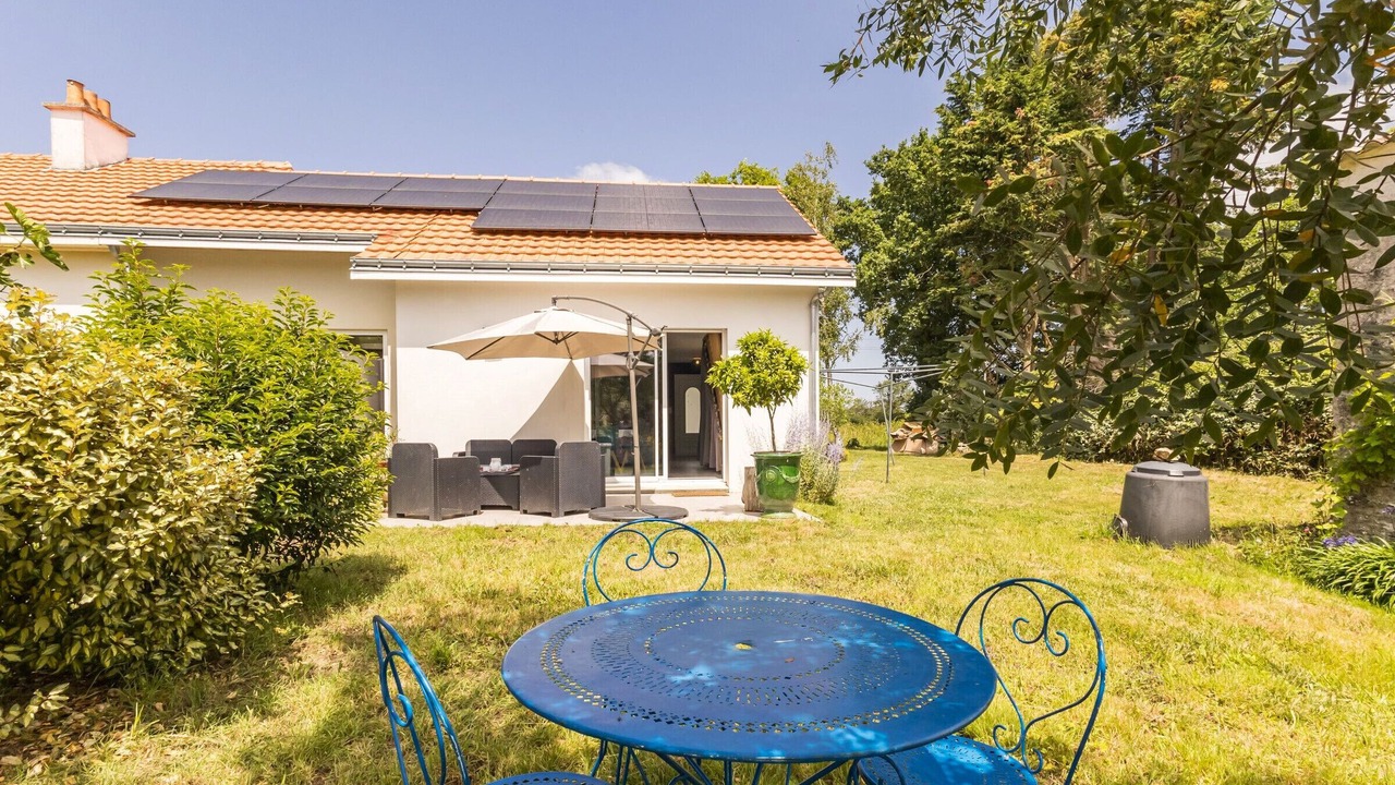 Photo of Outdoor in Chauve