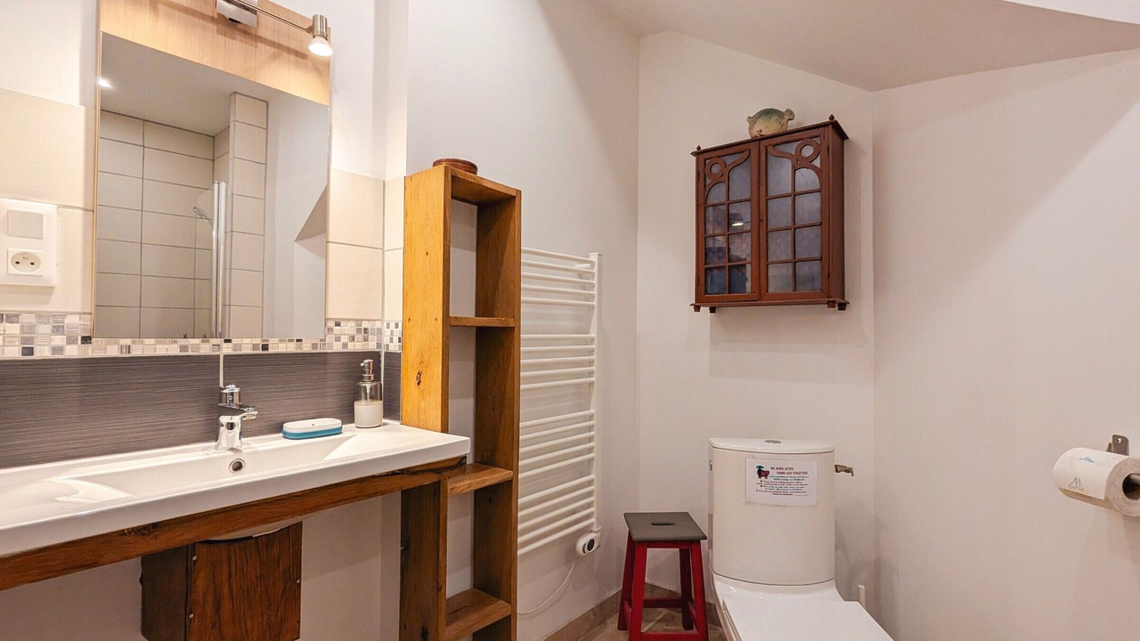 Photo of Bathroom in Etrechet