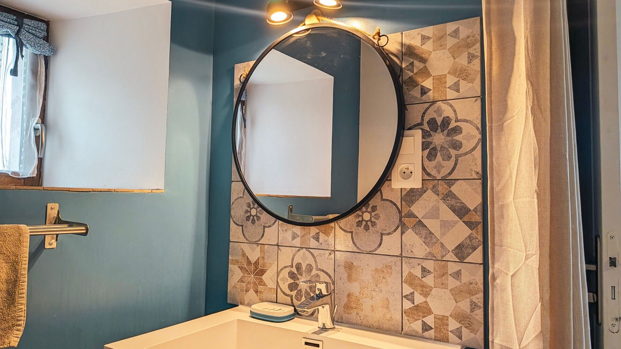 Photo of Bathroom in Etrechet