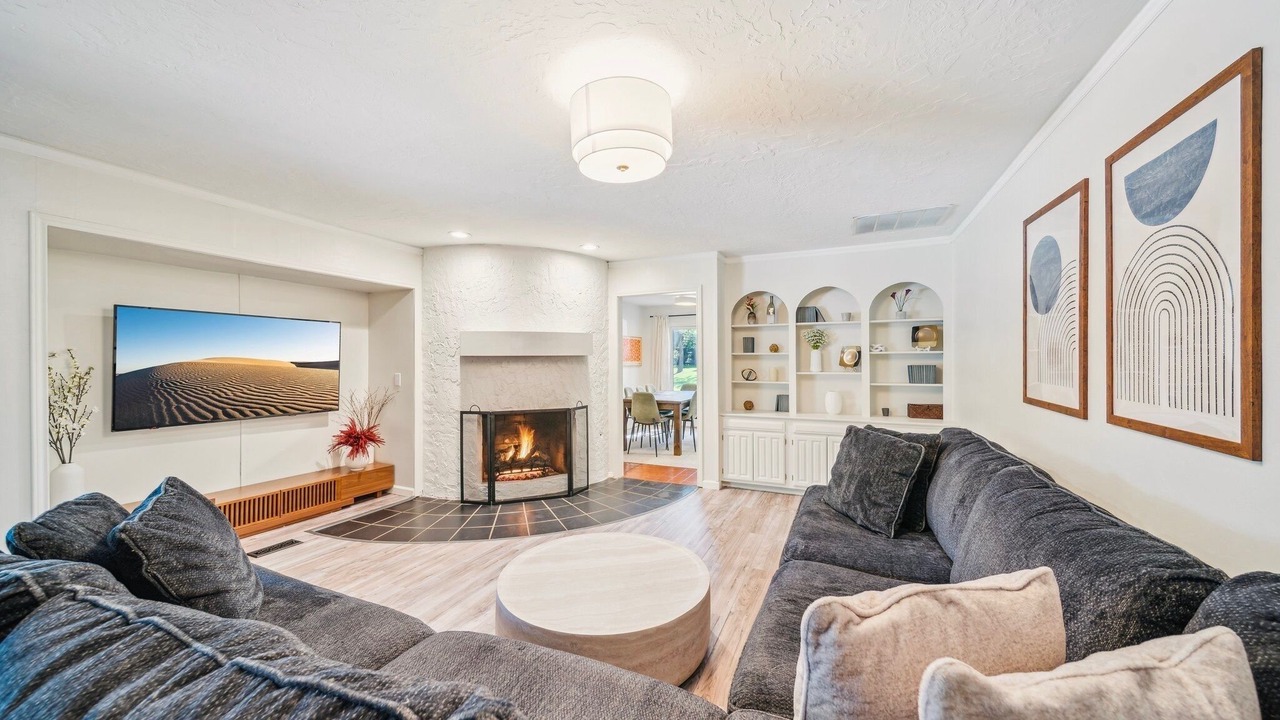 Photo of Livingroom in South Tulsa