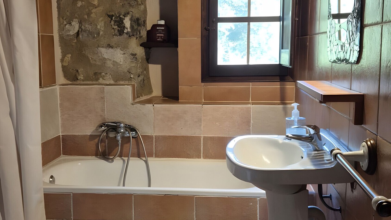 Photo of Bathroom in Montagut