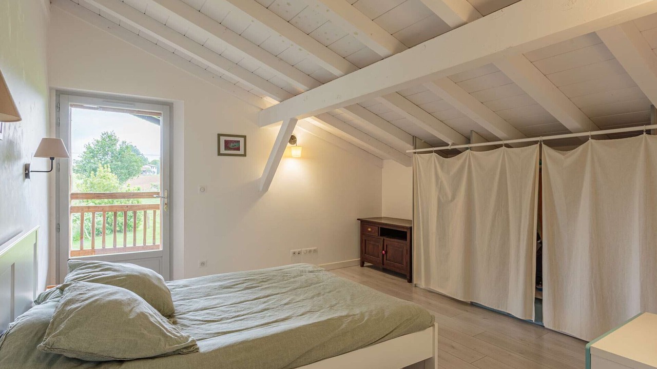 Photo of Bedroom in Sare