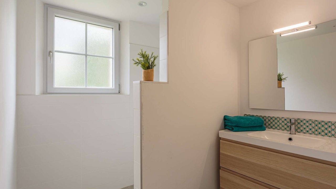 Photo of Bathroom in Sare