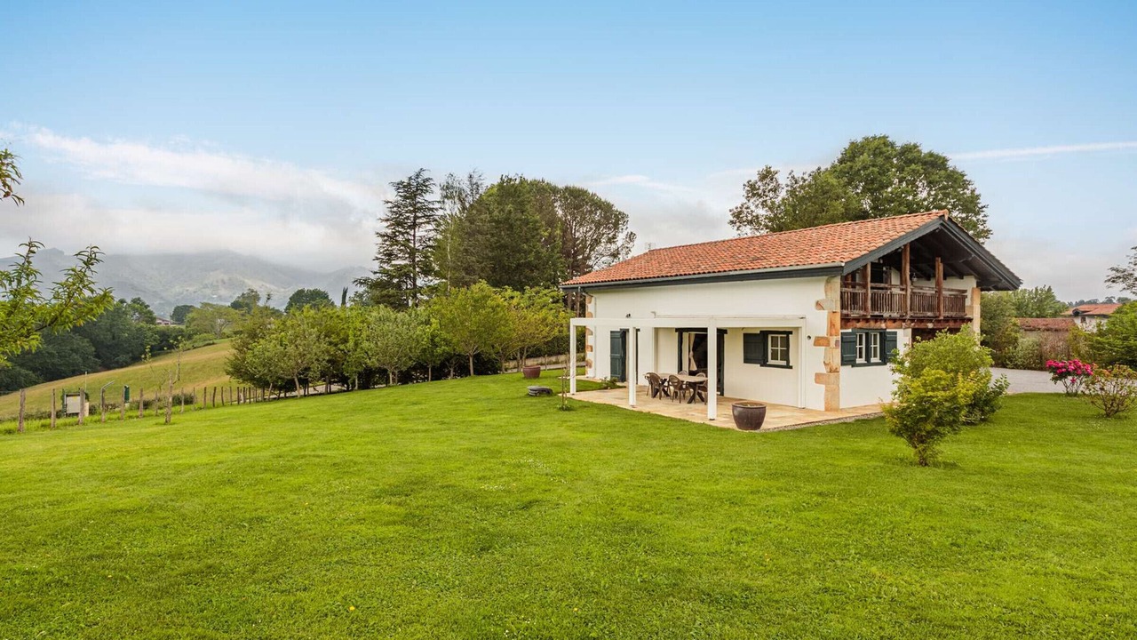 Photo of Outdoor in Sare