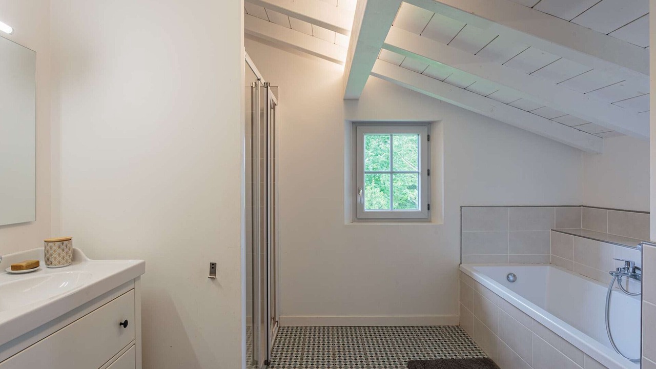 Photo of Bathroom in Sare