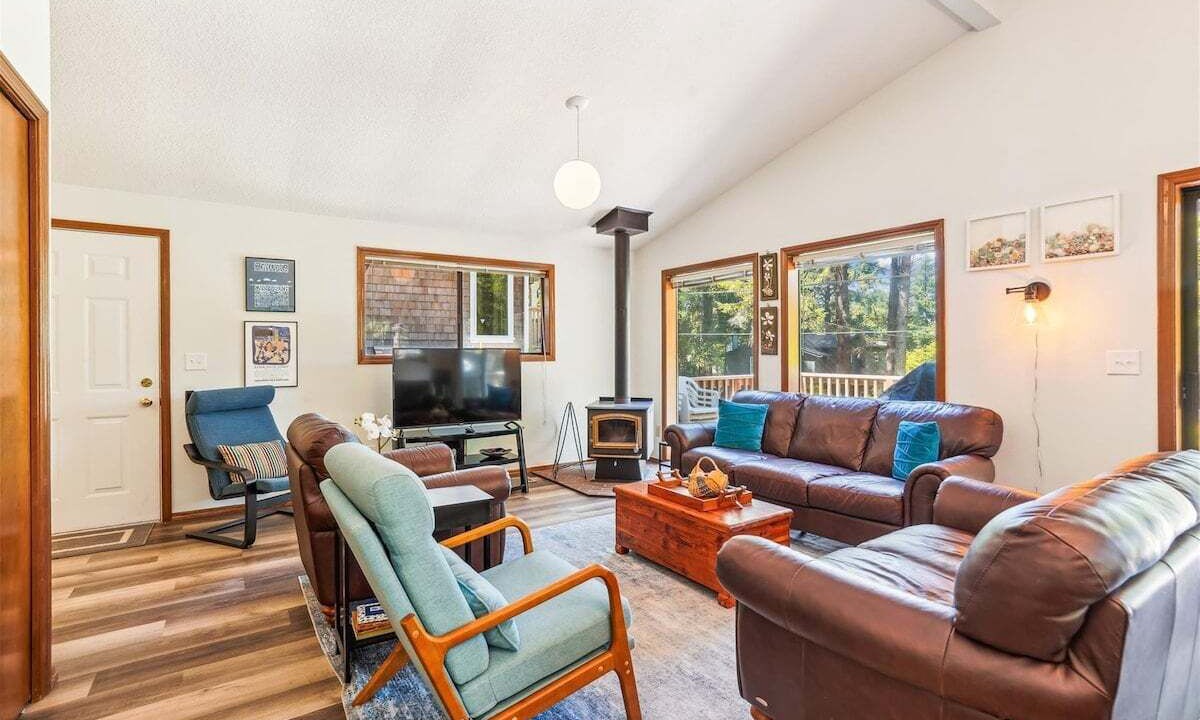 Photo of Bedroom in Downtown Cannon Beach