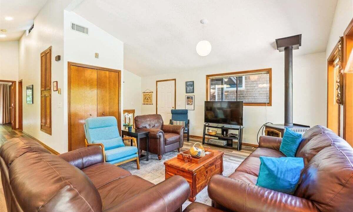 Photo of Bedroom in Downtown Cannon Beach
