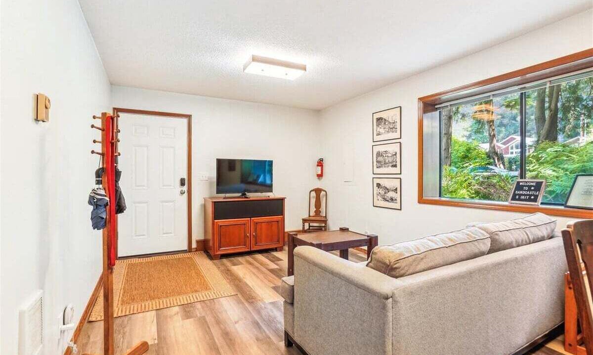 Photo of Bedroom in Downtown Cannon Beach