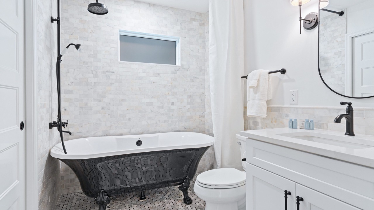 Photo of Bathroom in Laurel Park