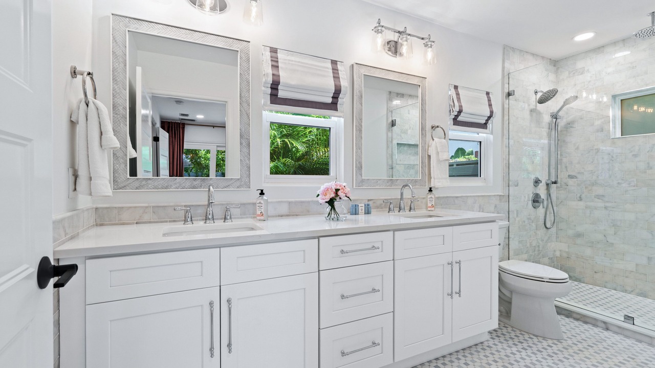 Photo of Bathroom in Laurel Park