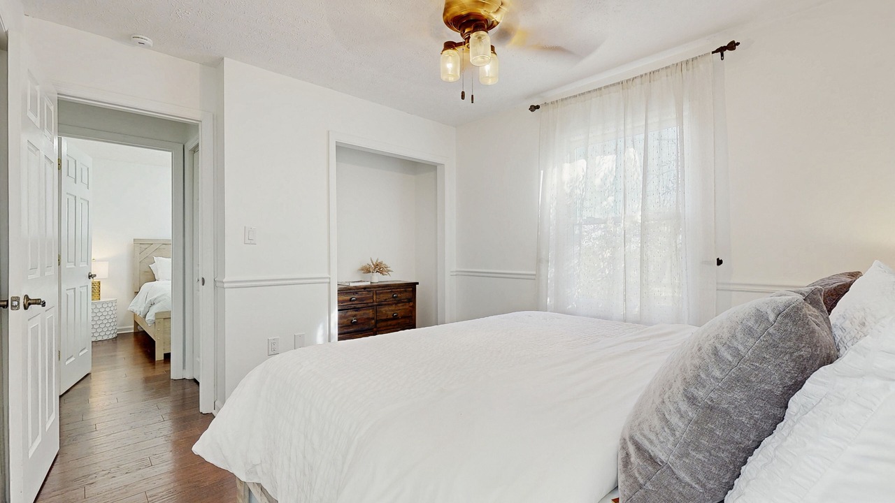 Photo of Bedroom in Royal Pines