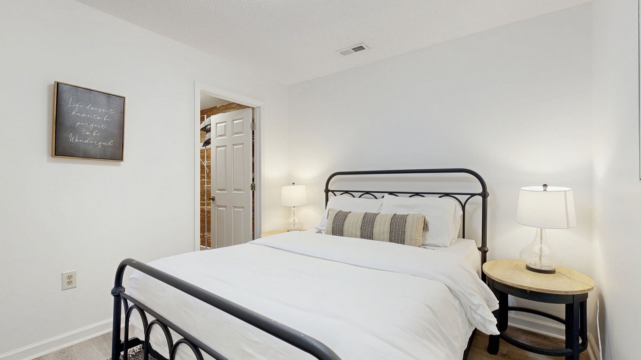 Photo of Bedroom in Royal Pines