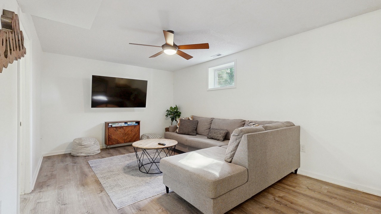 Photo of Livingroom in Royal Pines