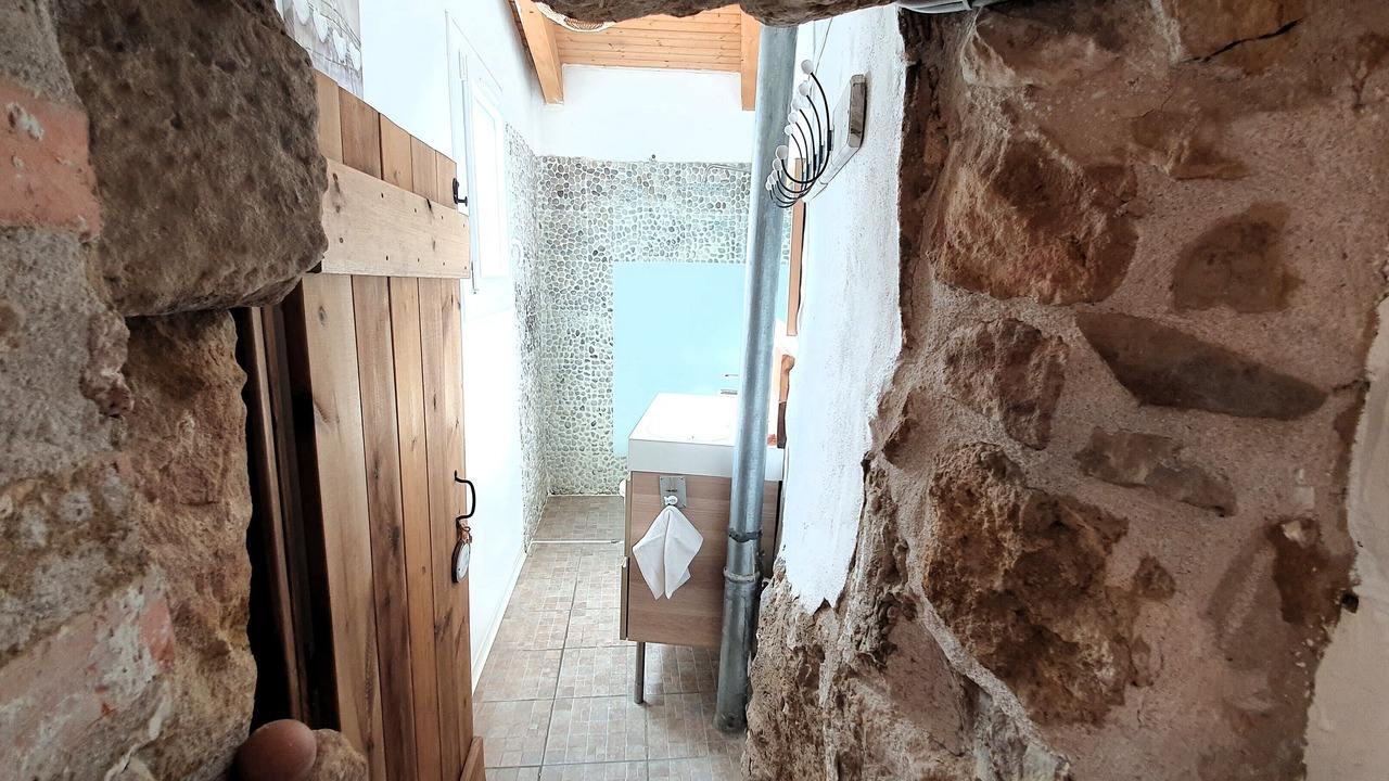 Photo of Bathroom in Thezan-des-Corbieres