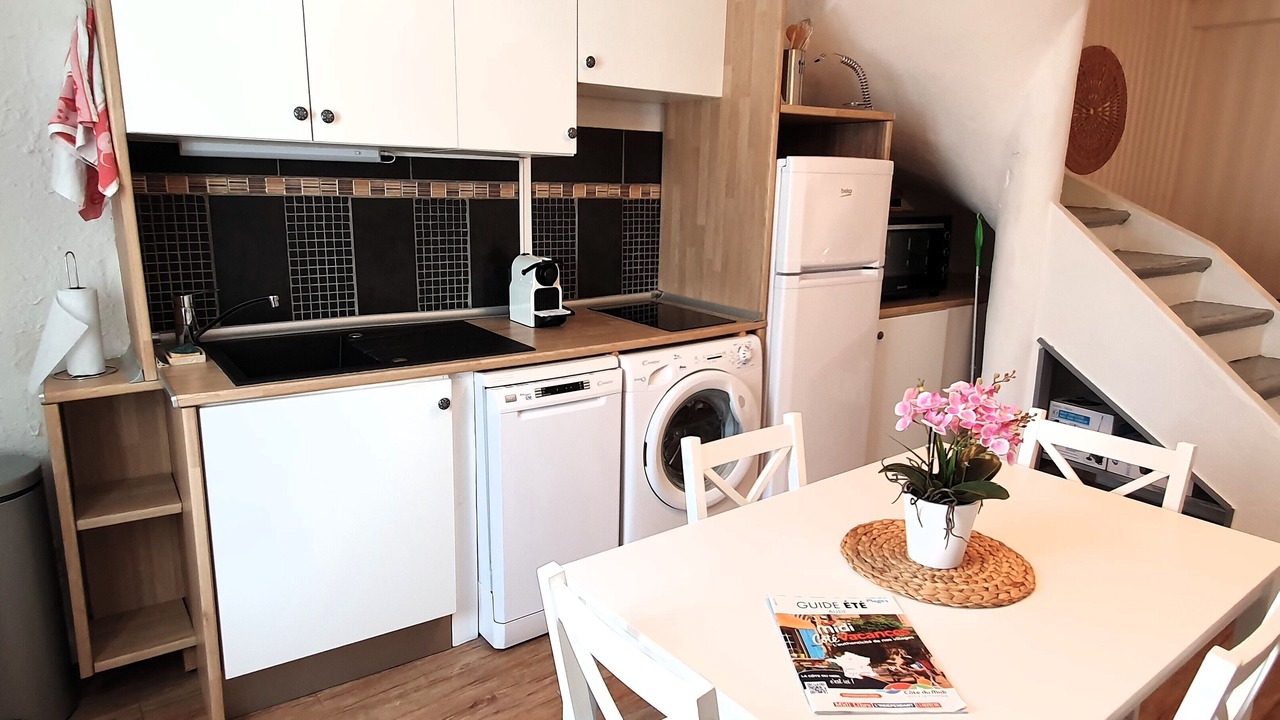 Photo of Kitchen in Thezan-des-Corbieres