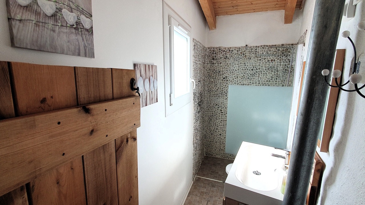 Photo of Bathroom in Thezan-des-Corbieres