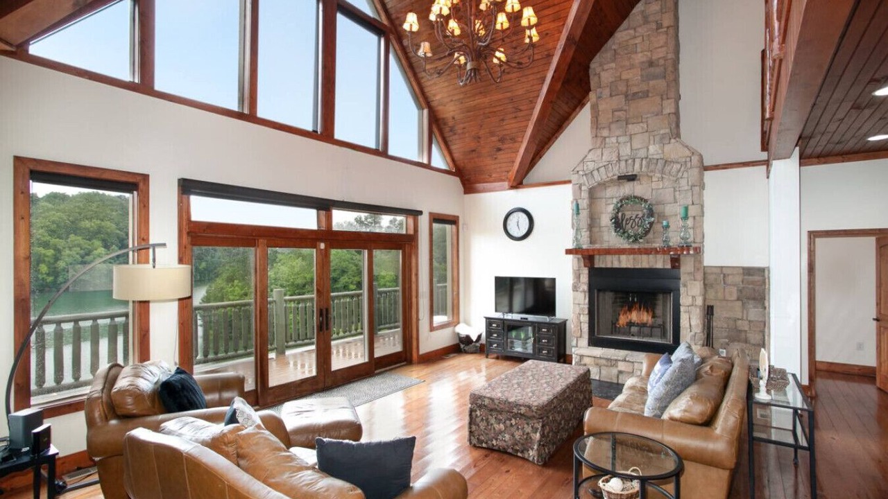 Photo of Livingroom in Dandridge