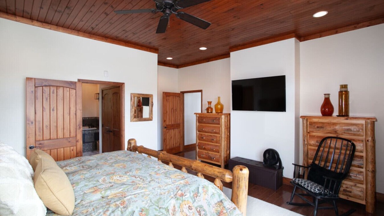 Photo of Bedroom in Dandridge