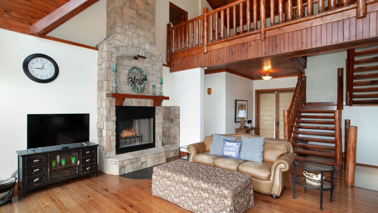 Photo of Livingroom in Dandridge