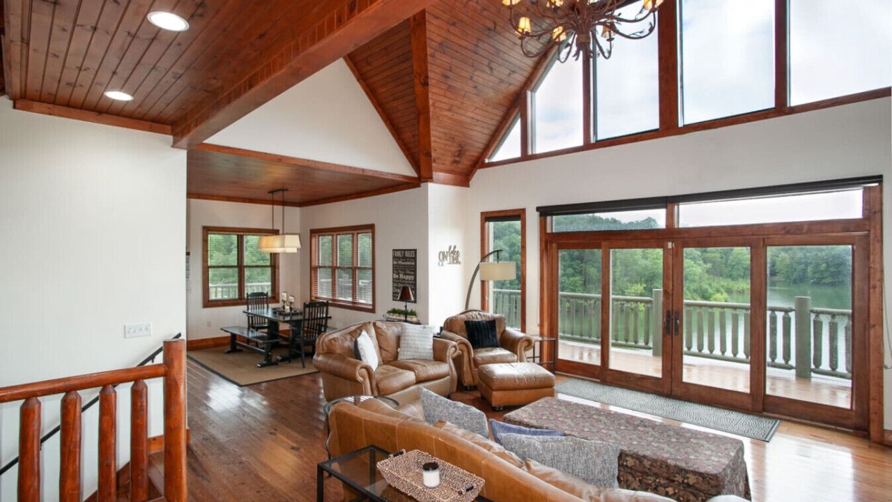 Photo of Livingroom in Dandridge