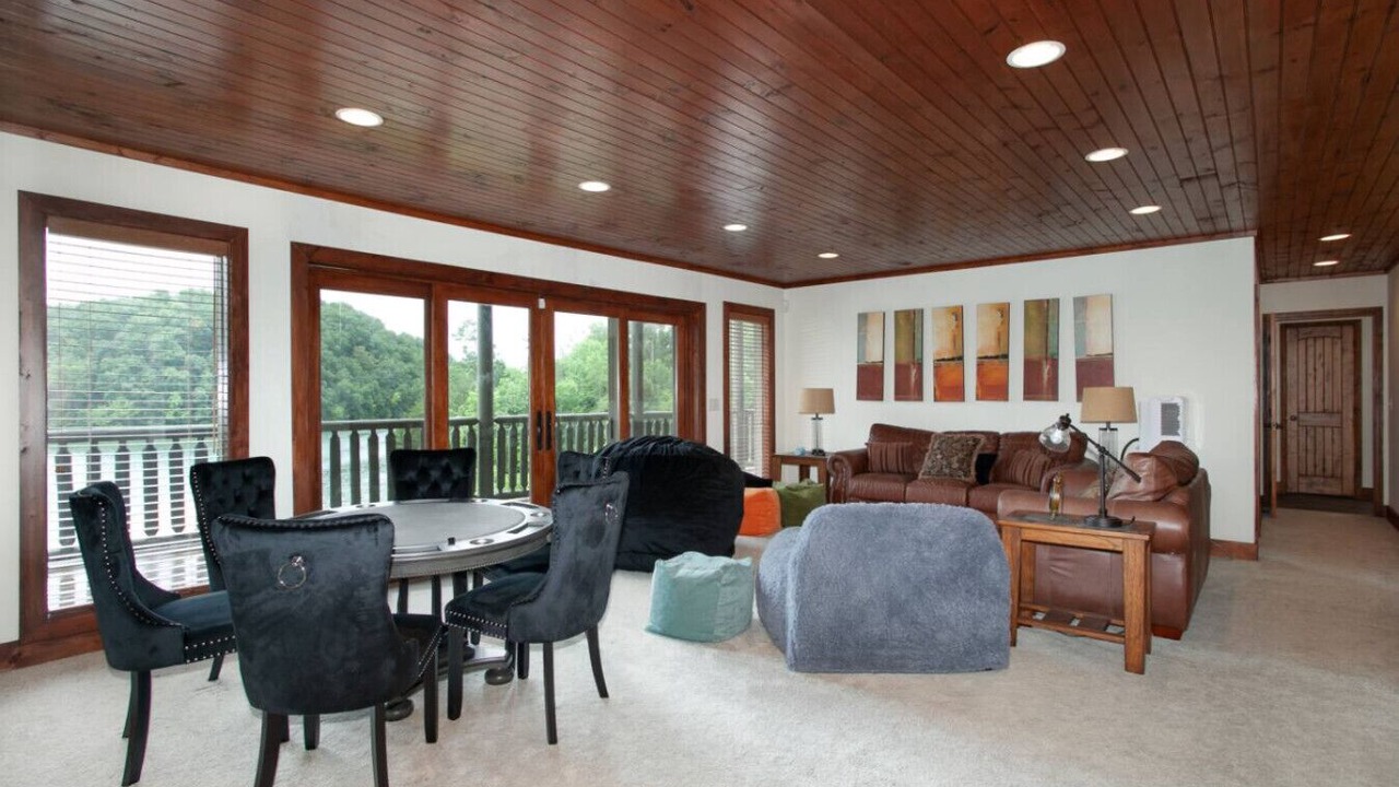 Photo of Livingroom in Dandridge