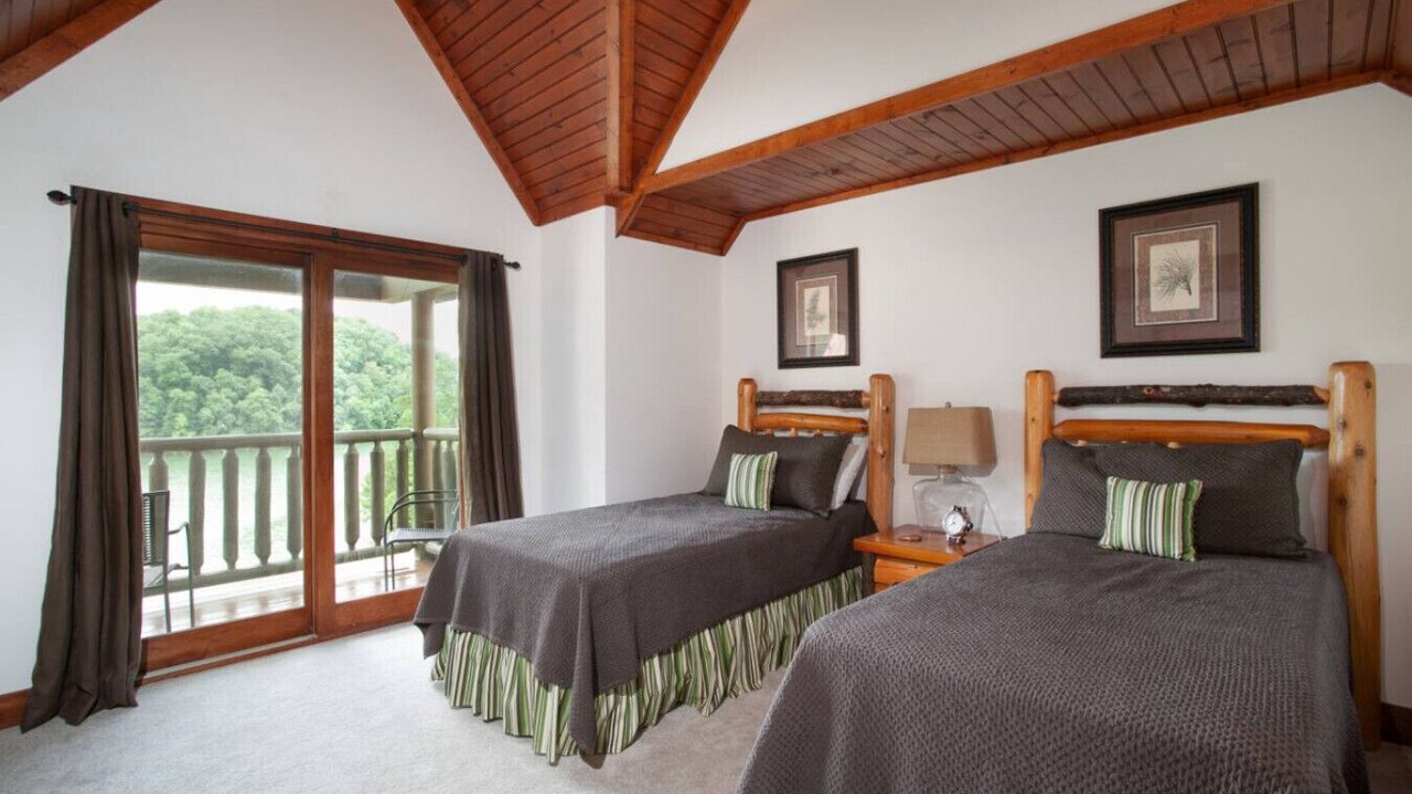 Photo of Bedroom in Dandridge