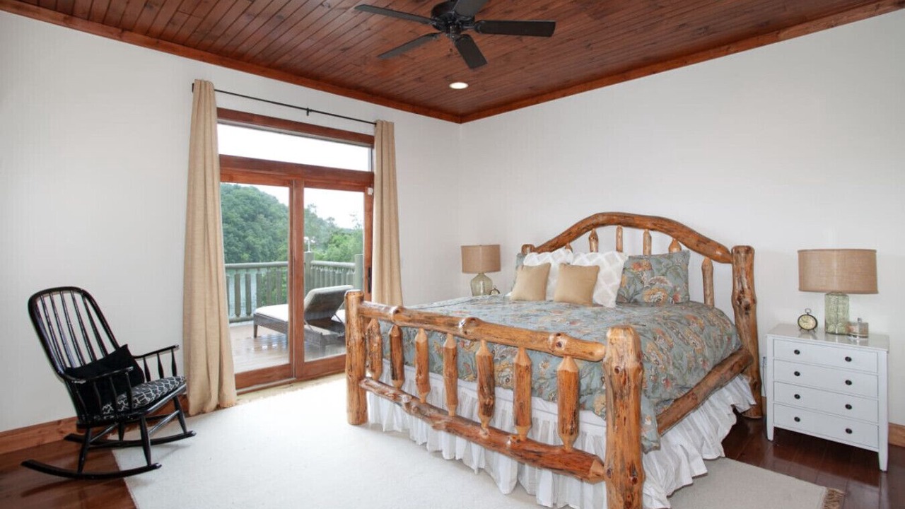 Photo of Bedroom in Dandridge
