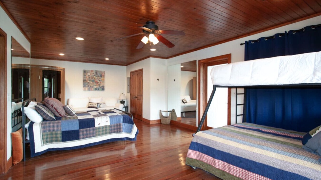 Photo of Bedroom in Dandridge