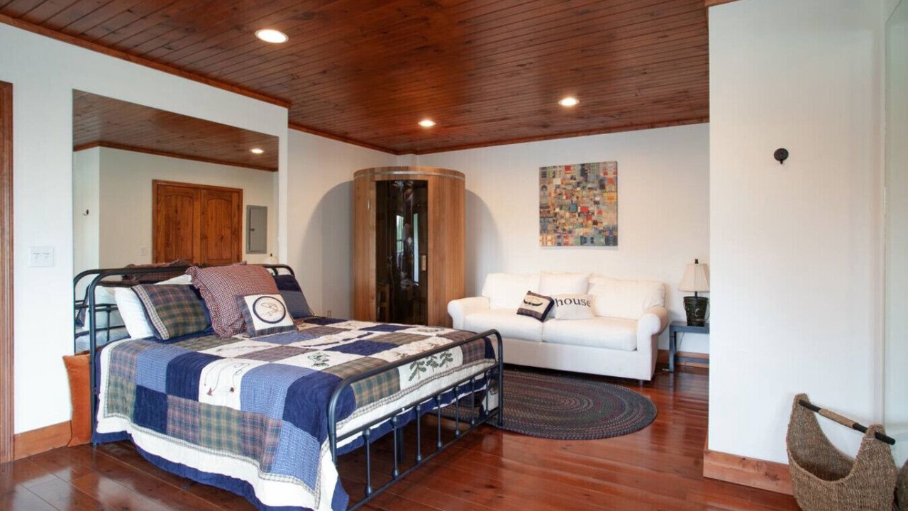 Photo of Bedroom in Dandridge