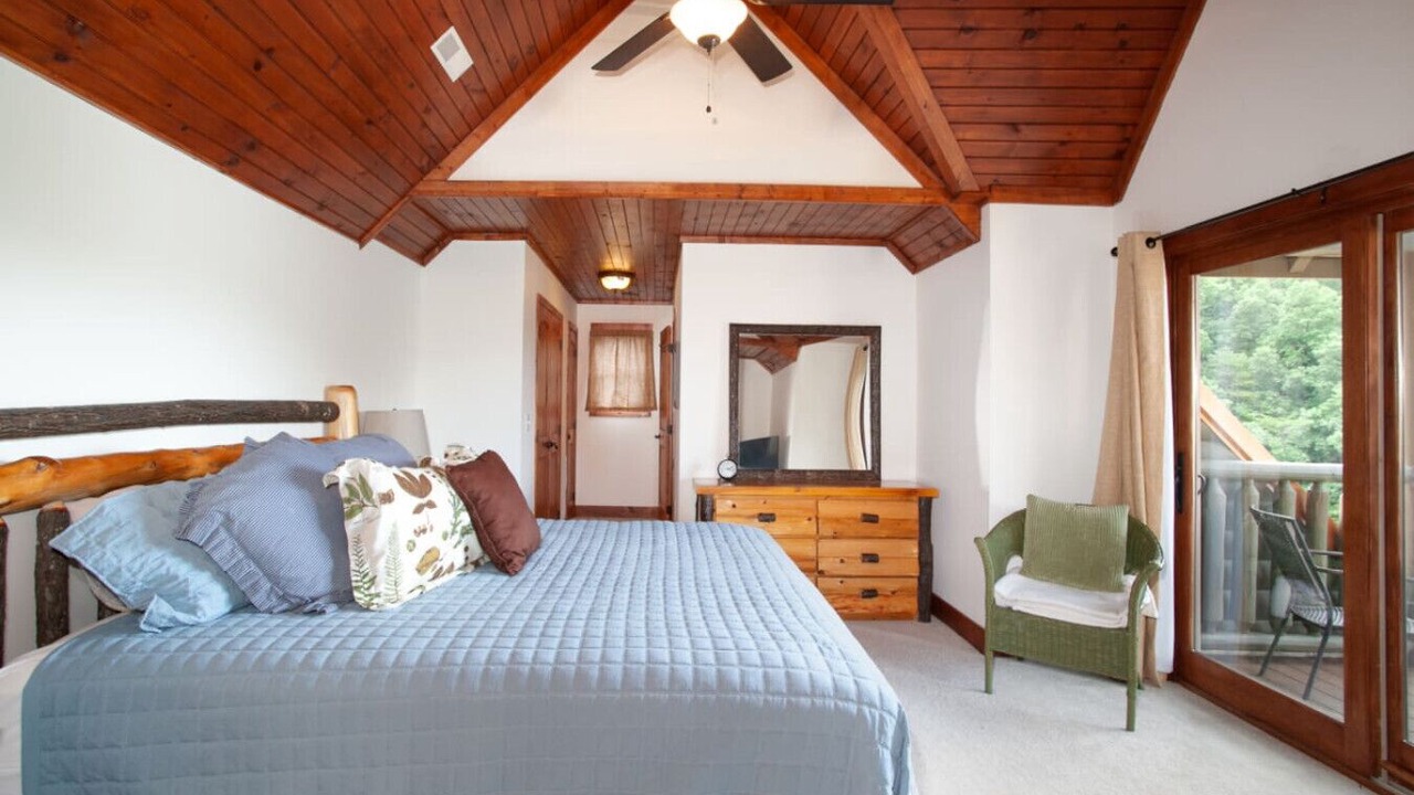 Photo of Bedroom in Dandridge
