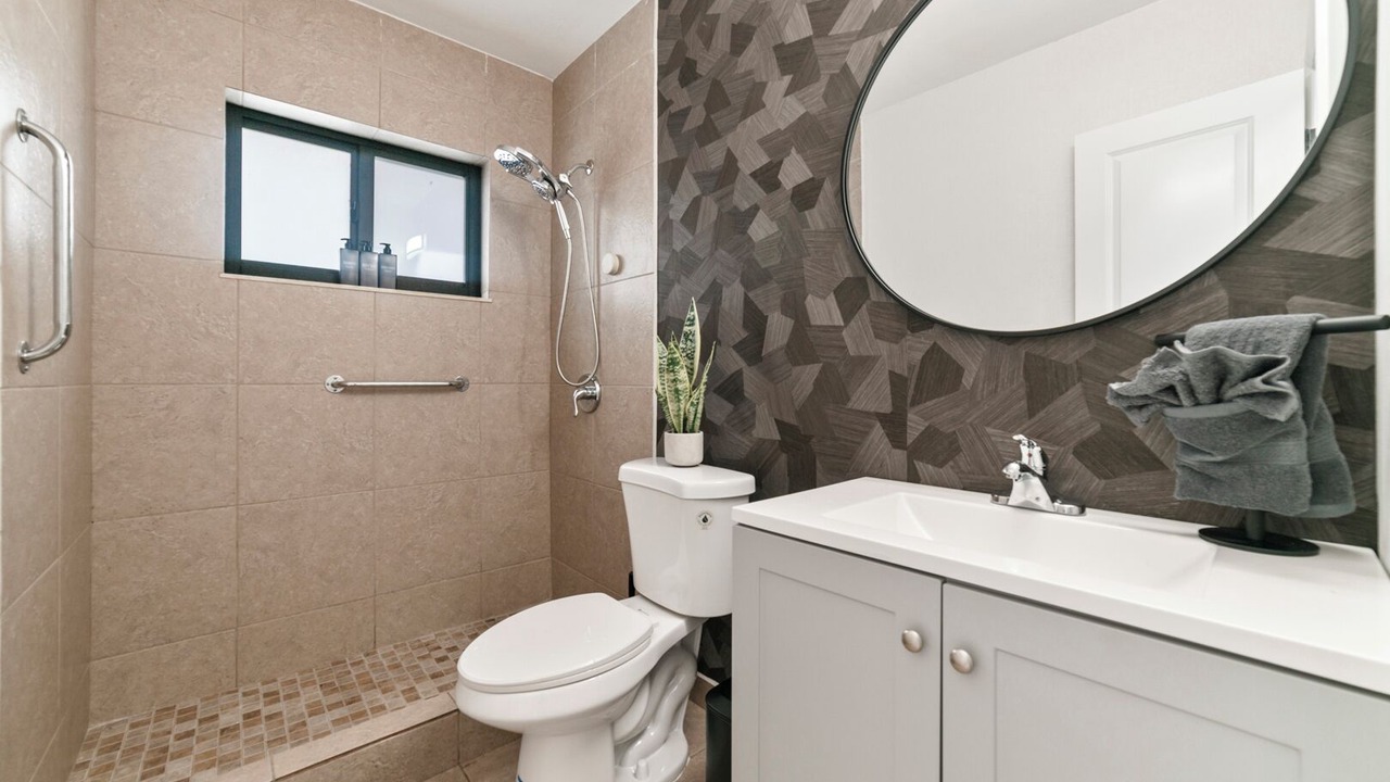Photo of Bathroom in Tamiami