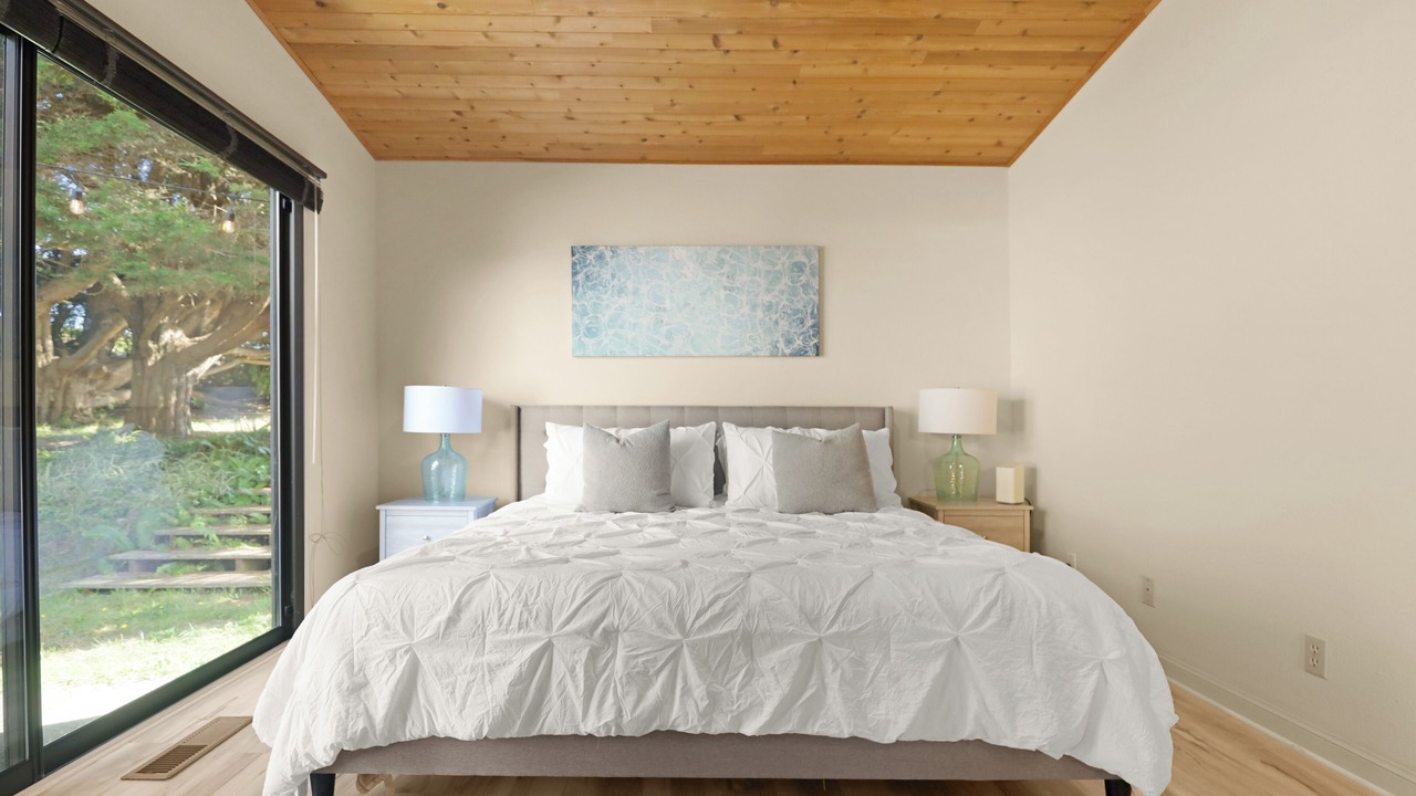 Photo of Bedroom in Bodega Bay