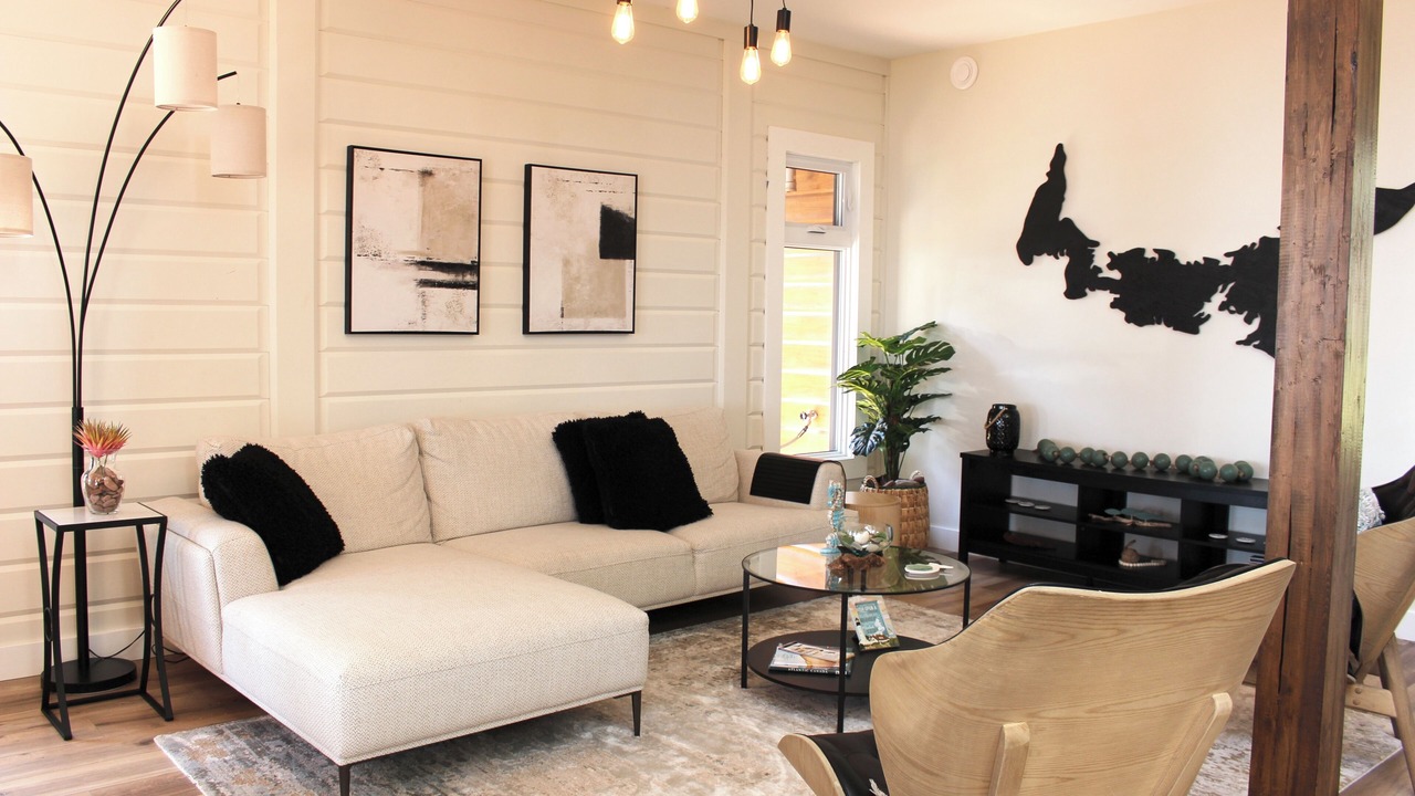 Photo of Livingroom in Charlotte's Shore