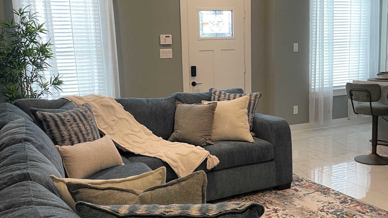 Photo of Livingroom in Northside