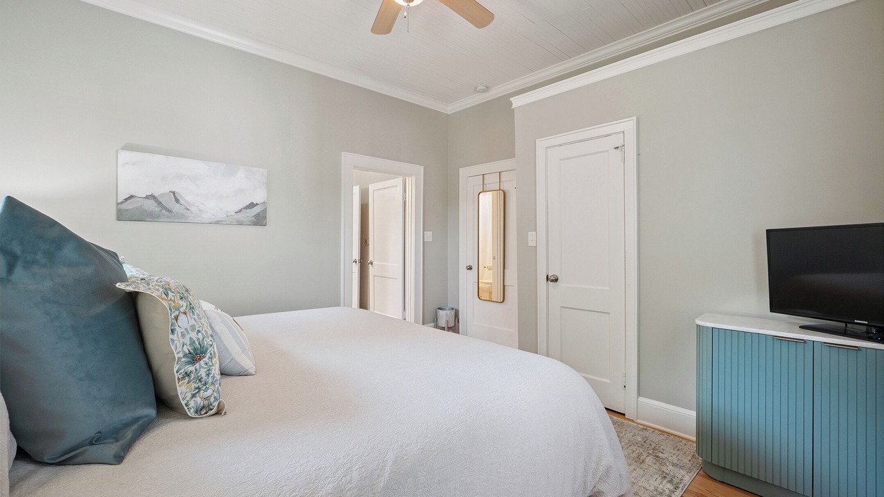 Photo of Bedroom in Hickory