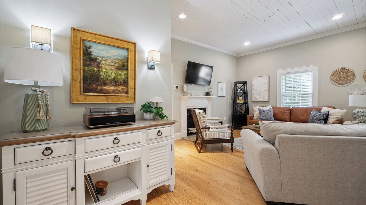 Photo of Livingroom in Hickory