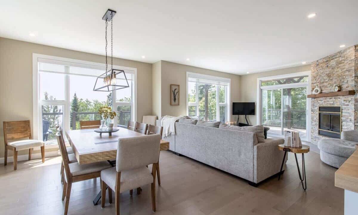 Photo of Livingroom in Petite-Riviere-Saint-Francois