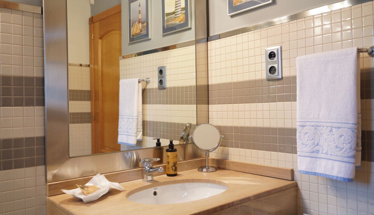Photo of Bathroom in Fuentes de Penacorada