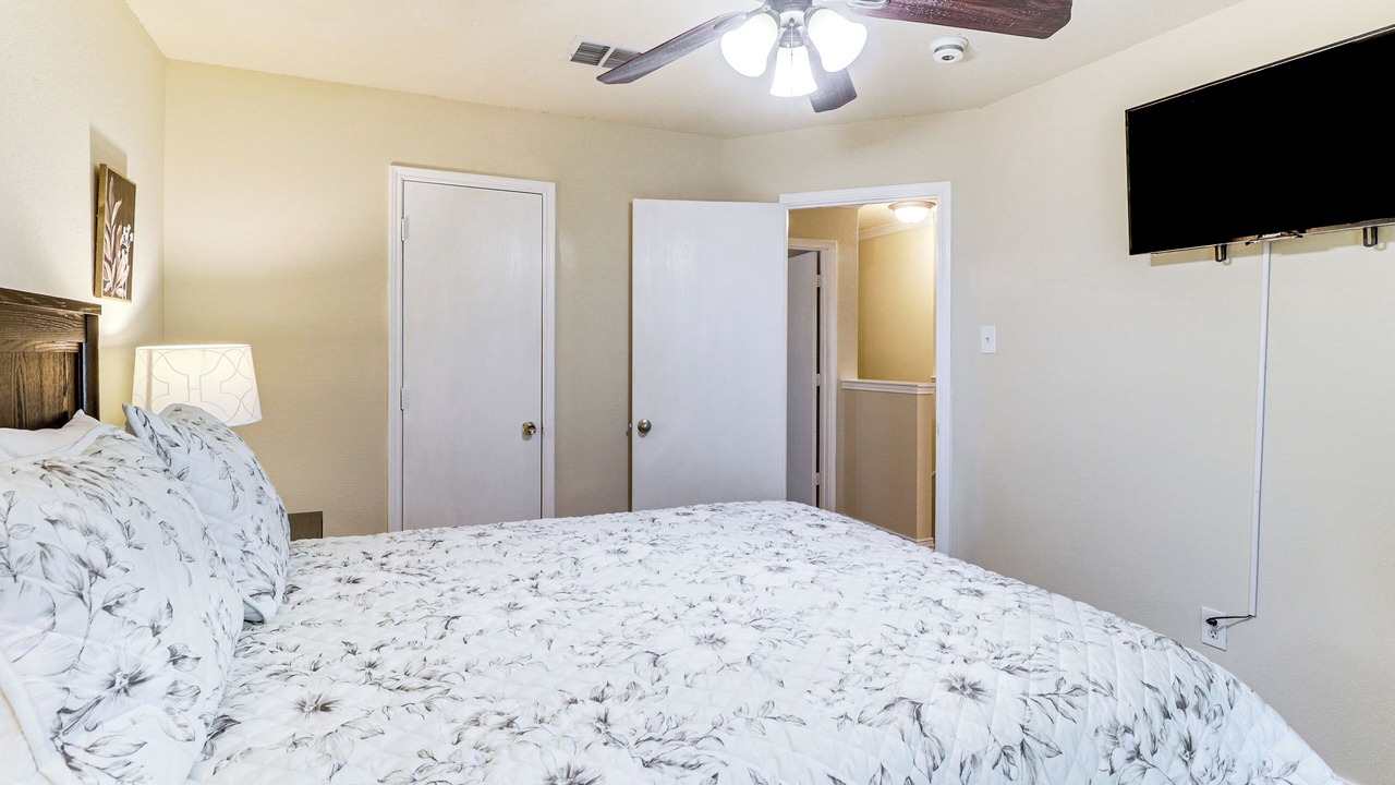 Photo of Bedroom in South Arlington