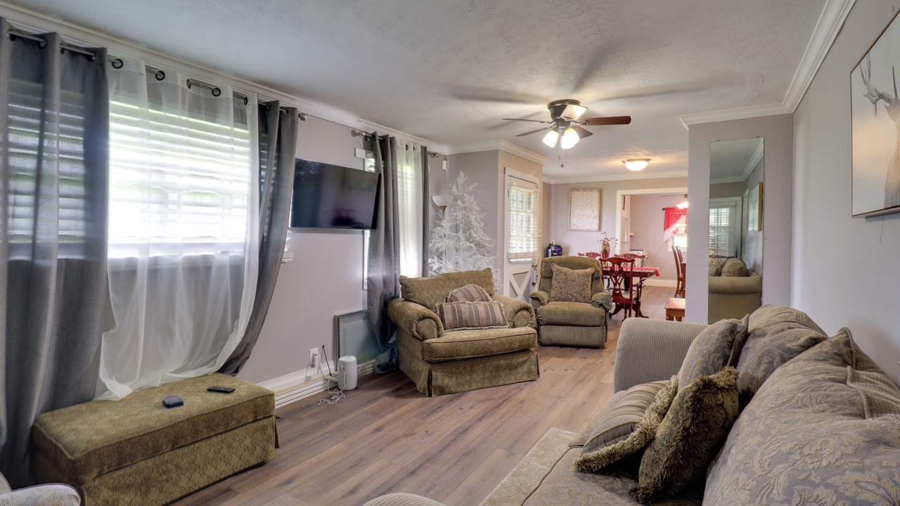 Photo of Livingroom in Terry