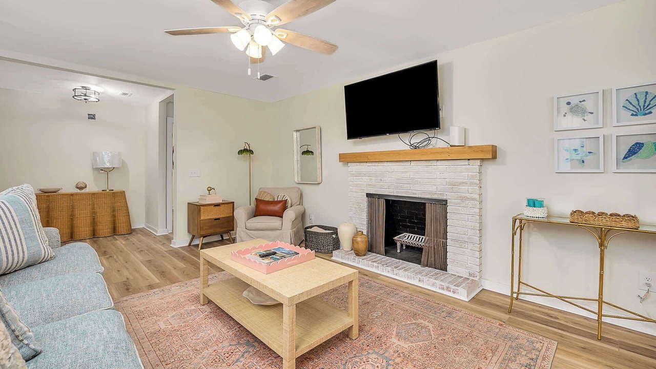 Photo of Livingroom in Saint Simons Heights